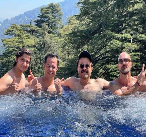 Anil Kapoor wraps the Shimla schedule of his upcoming next; shares a picture with the team